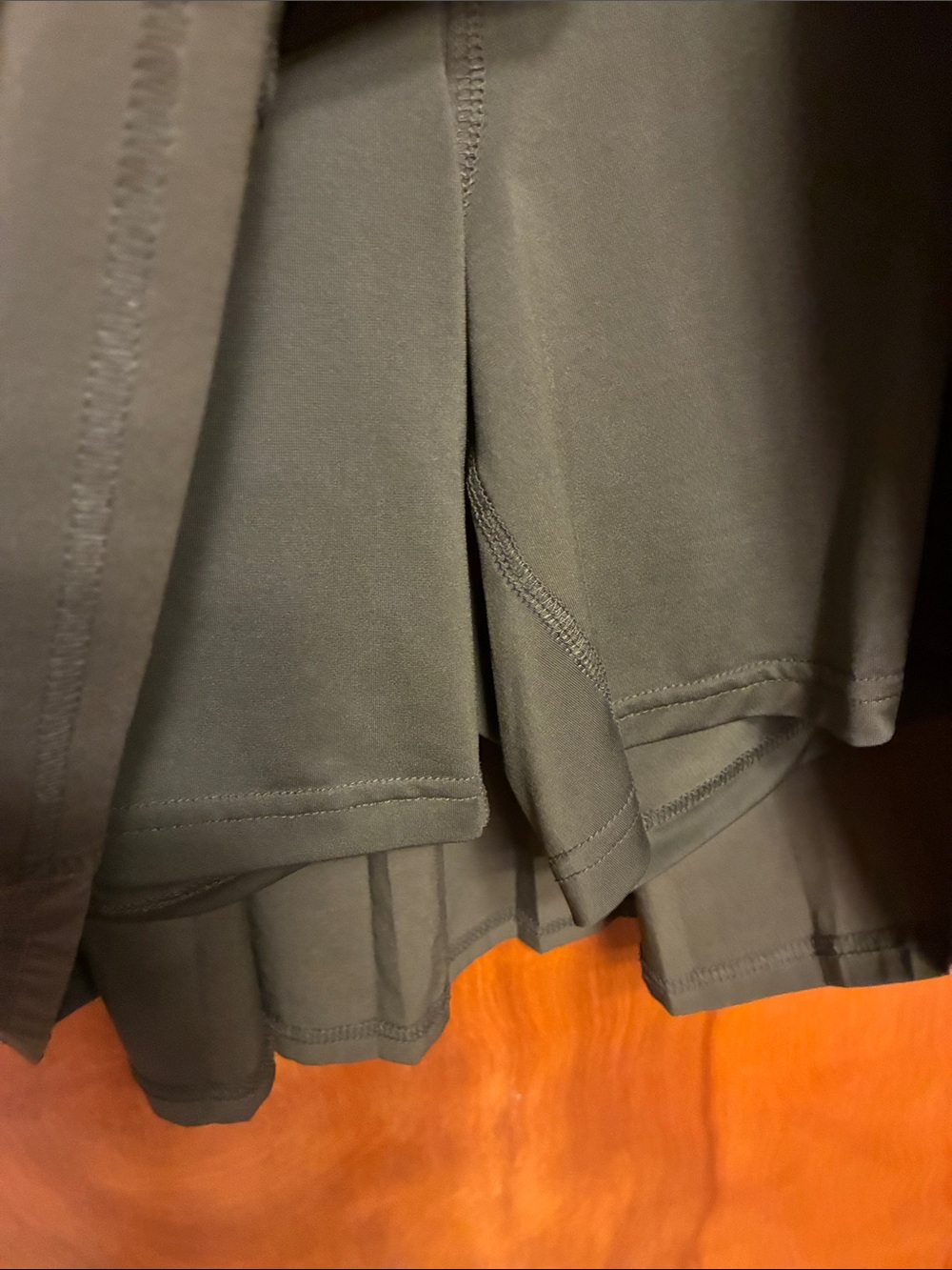 LIVI ACTIVE. Olive Green Skort with Built-In Shorts with pockets. Size L (14-16) - Picture 4 of 11